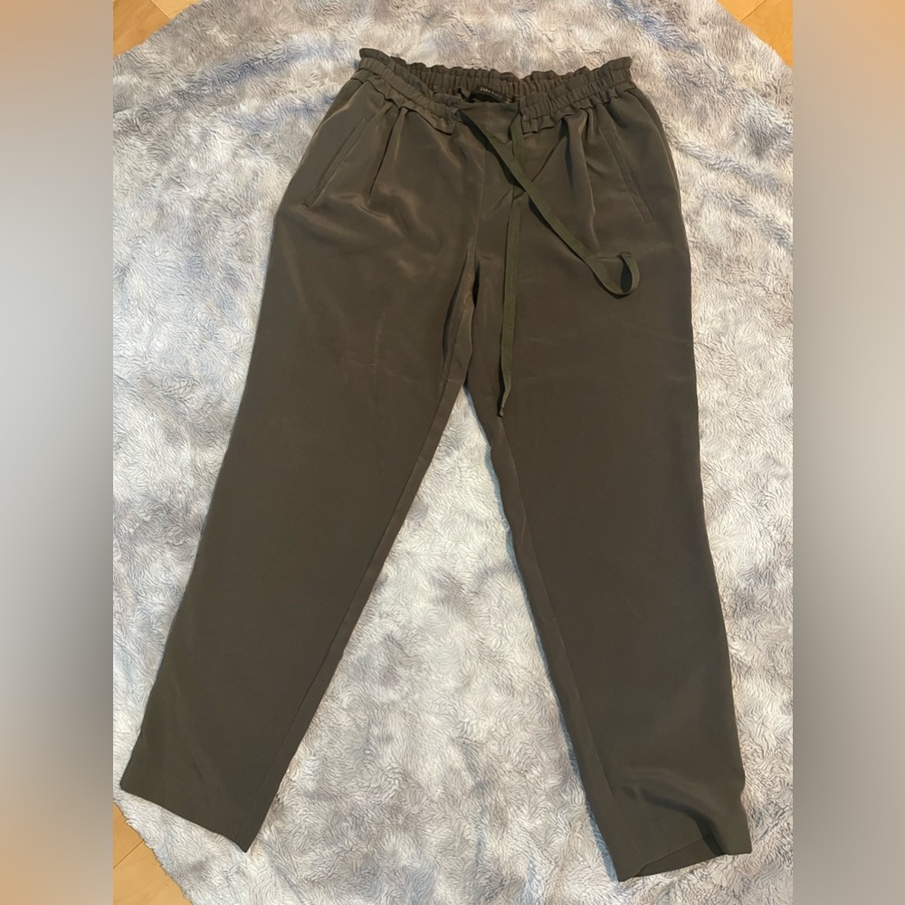 🫒Zara basic olive green drawstring pants size Med.
